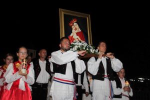 Read more about the article Proslava Velike Gospe u Ilači: Kršćanska vjera snažno odiše ljubavlju prema Bogorodici