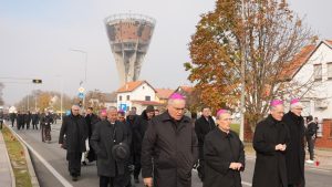 Read more about the article Spomen-hodočašće Đakovačko-osječke nadbiskupije o 33. obljetnici Dana sjećanja na žrtvu Vukovara