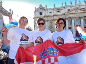 Read more about the article Papa Lav XIV. susreo se s hrvatskim hodočasnicima na Trgu sv. Petra