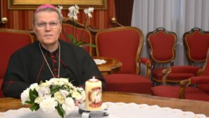 Read more about the article Uskrsna poruka đakovačko-osječkog nadbiskupa Đure Hranića